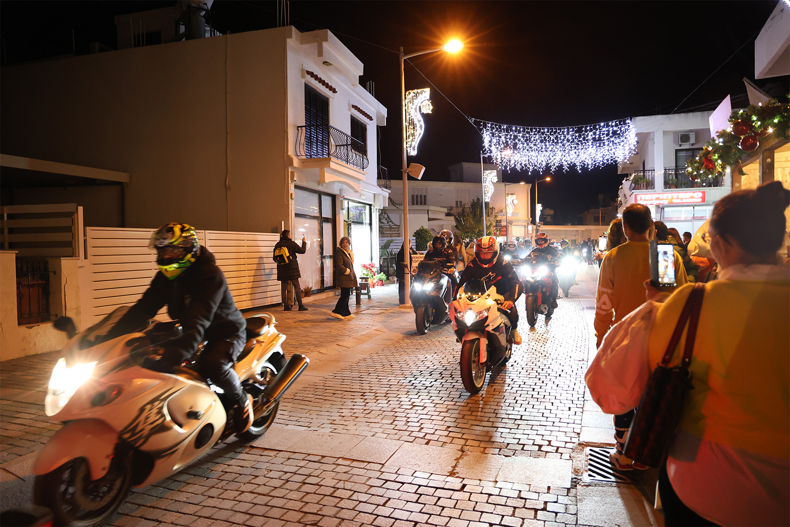 Από την άφιξη του Motoriders Club Larnaca στο Χριστουγεννιάτικο Χωριό στο Κίτι “Το Χωριό των Αγγέλων”  (φώτο)