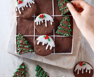 Edible-Christmas-noughts-and-crosses-f74ec9b