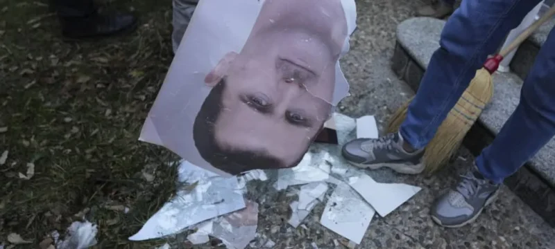 ap24343553304506_1024x683_1-thumb