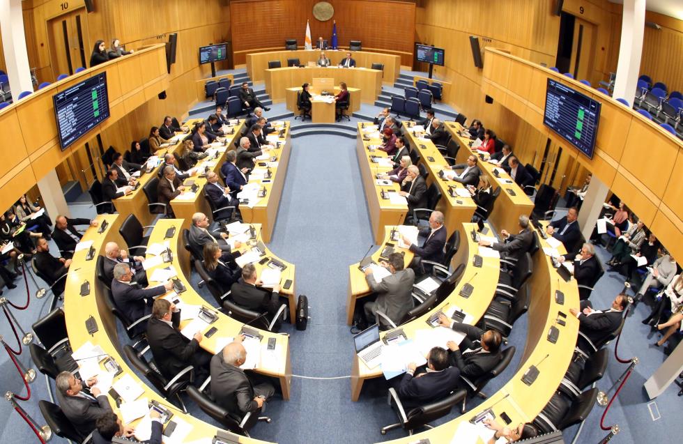Πάνω από 100 νομοσχέδια ενώπιον της τελευταίας Ολομέλειας πριν τους προϋπολογισμούς