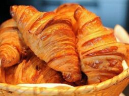 1567762051_croissant