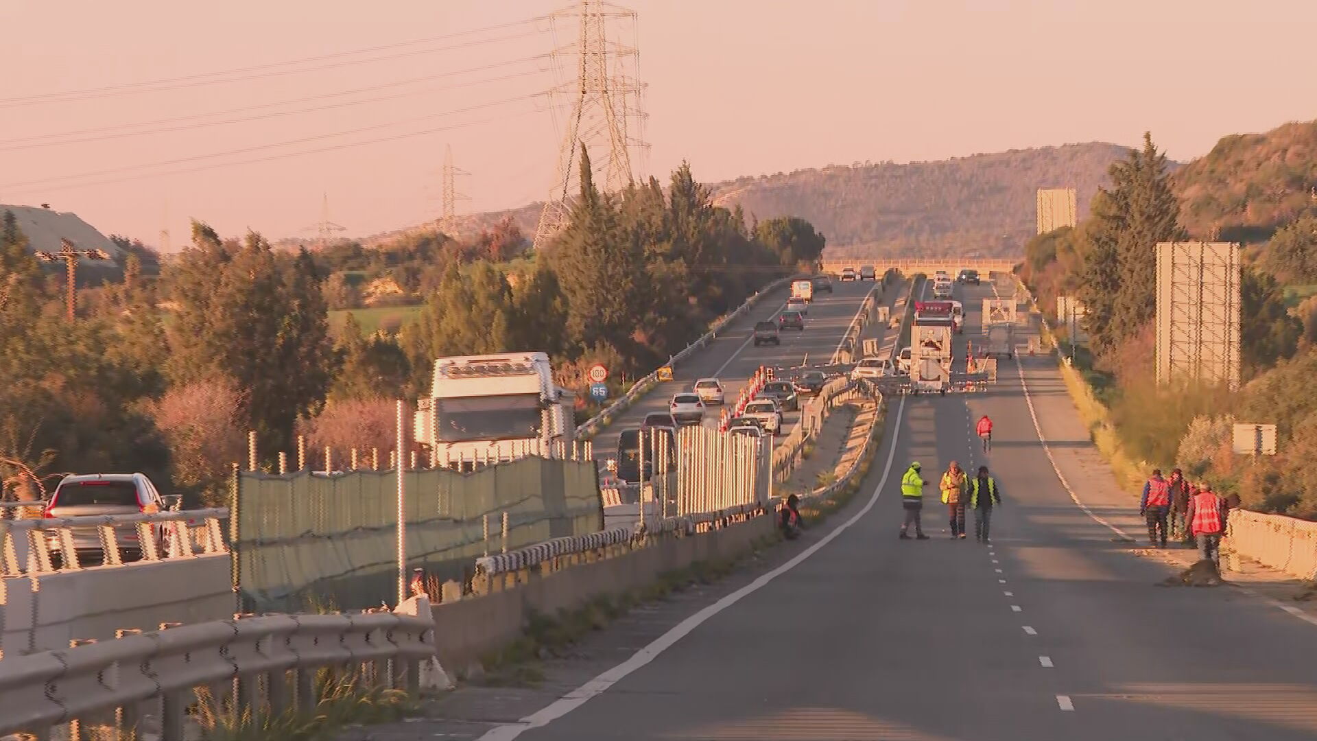 Άρχισαν ξανά οι εργασίες στη γέφυρα Καλαβασού, άρχισε και η ταλαιπωρία οδηγών