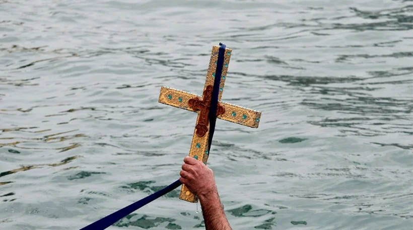 Καλημέρα και τα Φώτα και την πουλουστρίνα πρώτα – Ήθη και έθιμα