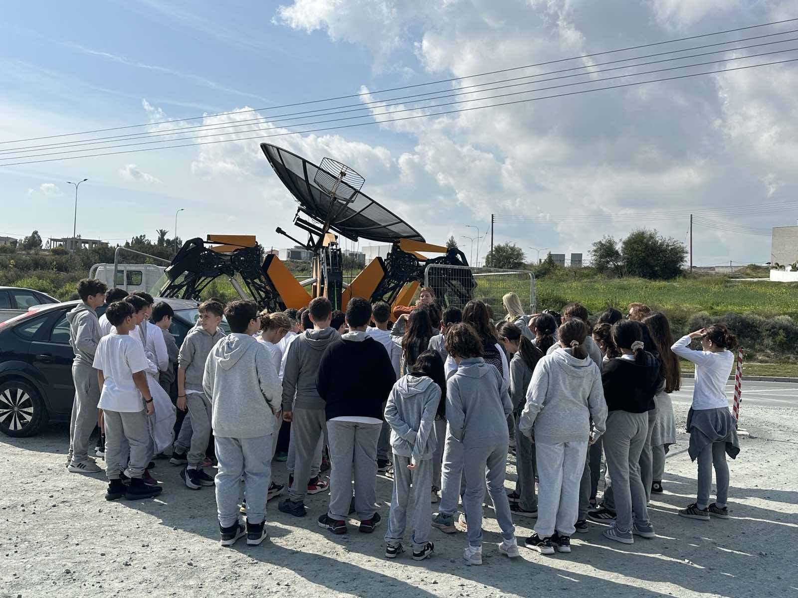 Mαθητές της Στ’ τάξης του Δημοτικού Σχολείου Δροσιάς στη Λάρνακα στο Διαστημικό Κέντρο του Pascal international education