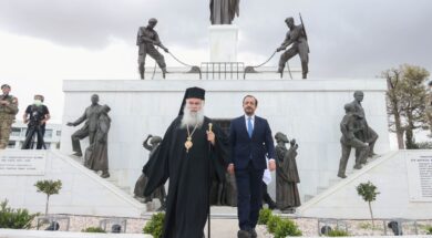 Ðñüåäñïò Äçìïêñáôßáò ÔåëåôÞ åãêáéíßùí Ìíçìåßïõ Åëåõèåñßáò
