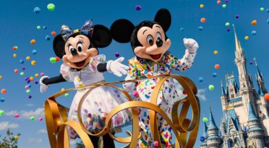 Disney-World-Mickey-Minnie-Parade-1