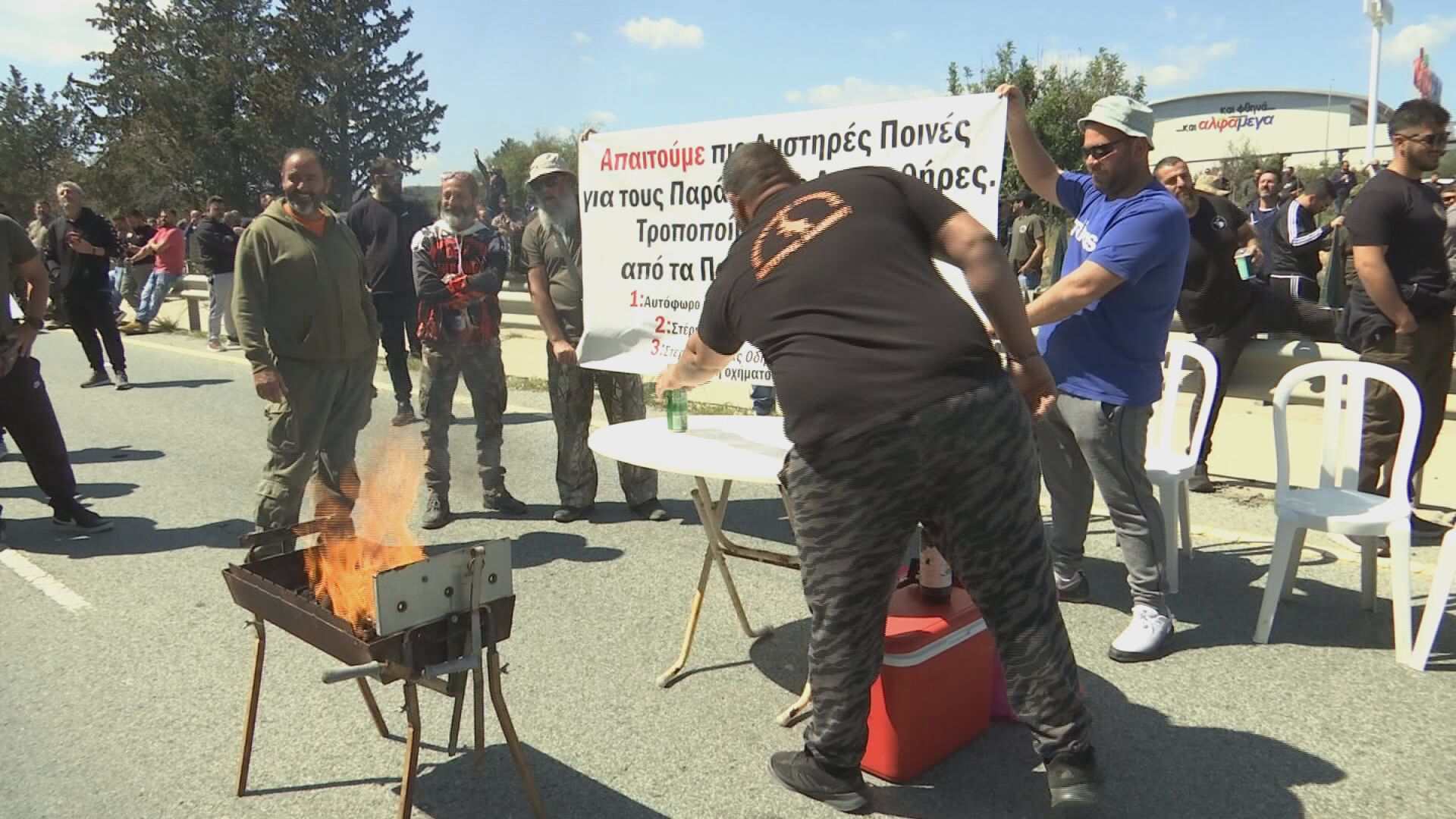 Άλλα λένε οι κυνηγοί κι άλλα η Αστυνομία για την διαμαρτυρία που παρέλυσε τον αυτοκινητόδρομο