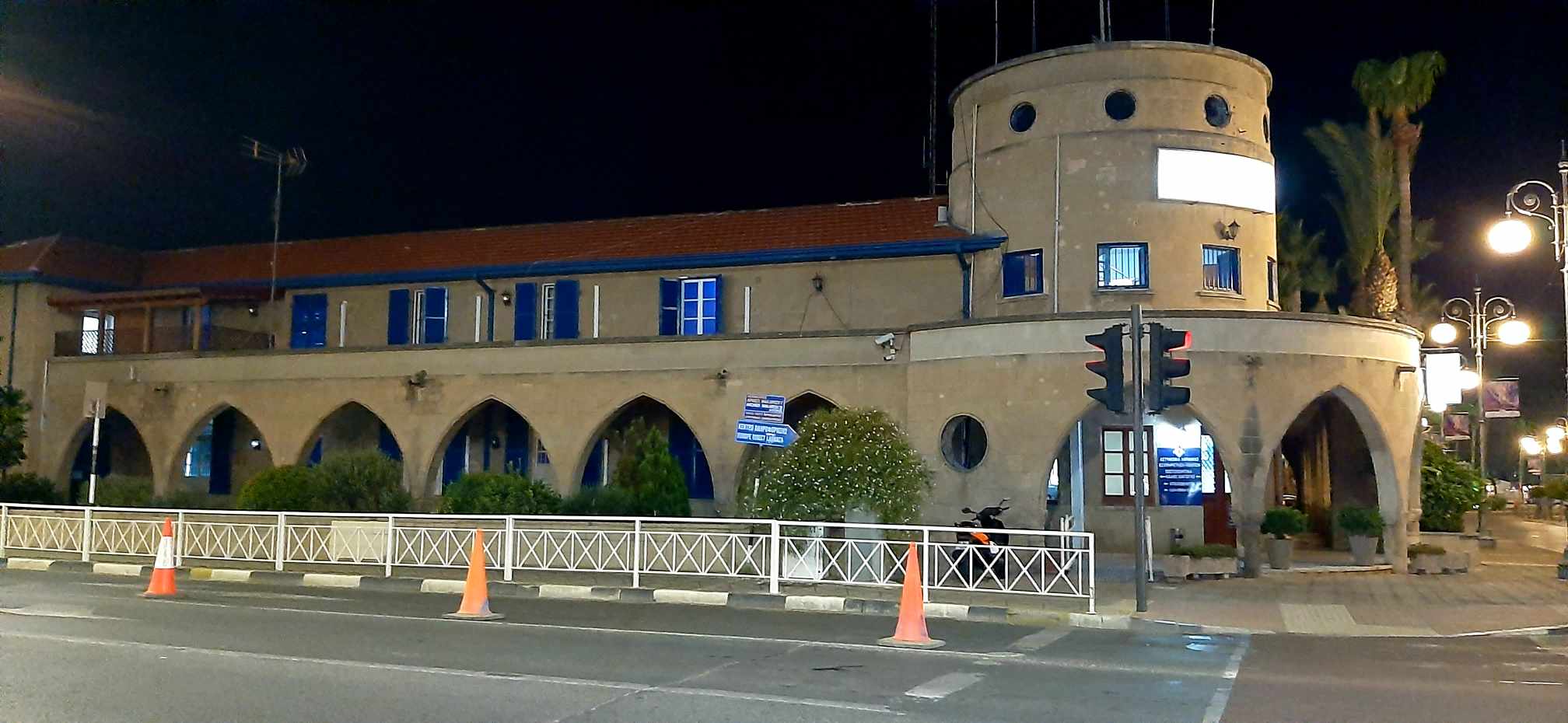 Σύλληψη δυο γυναικών στη Λάρνακα: Έκλεψαν τσαντάκι τουρίστα και έκαναν αγορές με τις κάρτες του