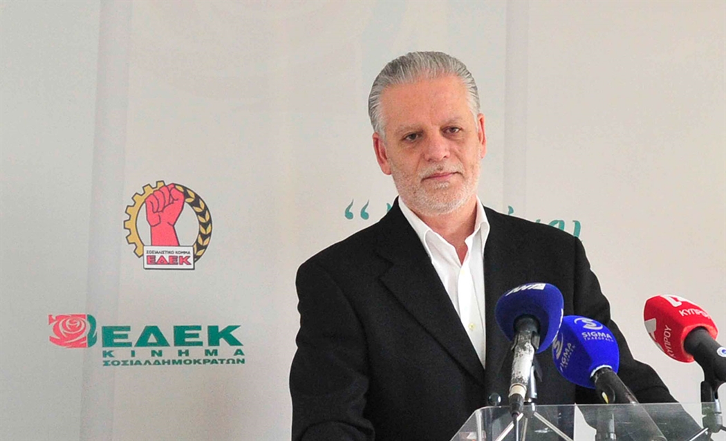Συλλογική παραίτηση της ηγεσίας της ΕΔΕΚ – Εκλογές την 1η Ιουνίου