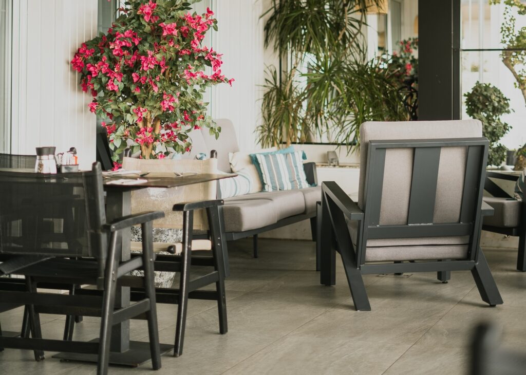Πάμε για λαχταριστό brunch δίπλα στη θάλασσα