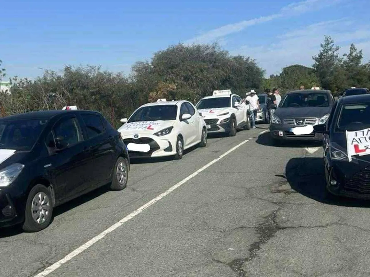 Απεργούν οι ιδιοκτήτες σχολών οδήγησης στη Λευκωσία (βίντεο – φώτο)