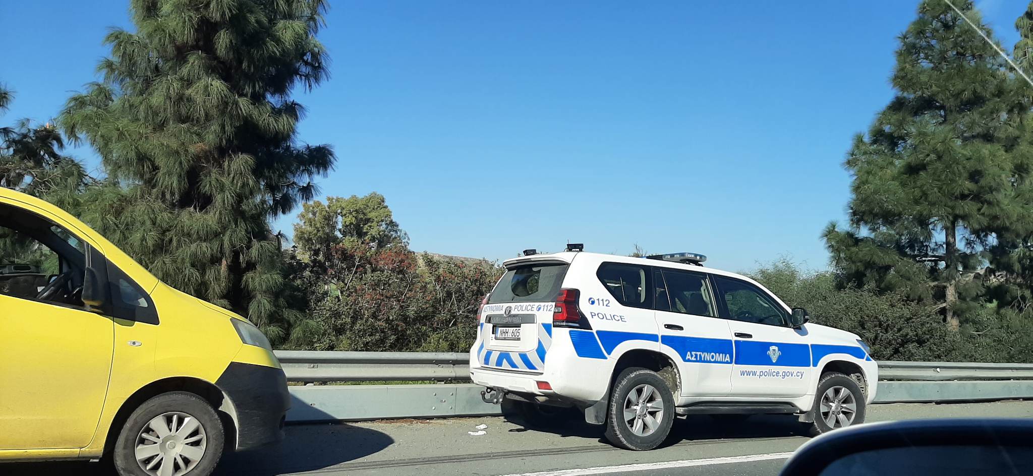 Τροχαίο ατύχημα στον αυτοκινητόδρομο κοντά στον κυκλικό κόμβο της Ριζοελιάς