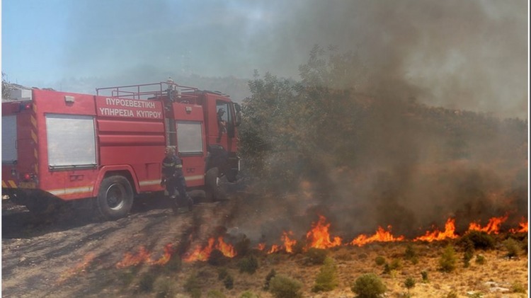Υπό έλεγχο πυρκαγιά μεταξύ Κελιών – Λιβαδιών – Έκαψε 1 δεκάριο ξηρά χόρτα