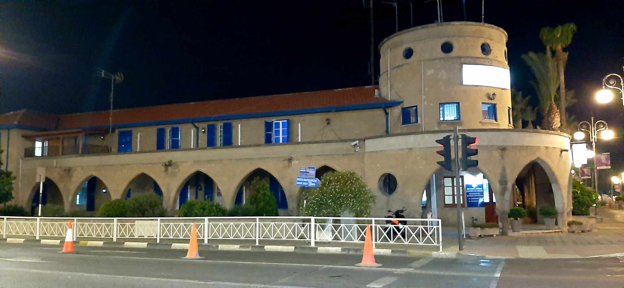 Επιτέθηκαν και έκλεψαν 21χρονο στη Λάρνακα – Με μοτοσικλέτες οι δράστες
