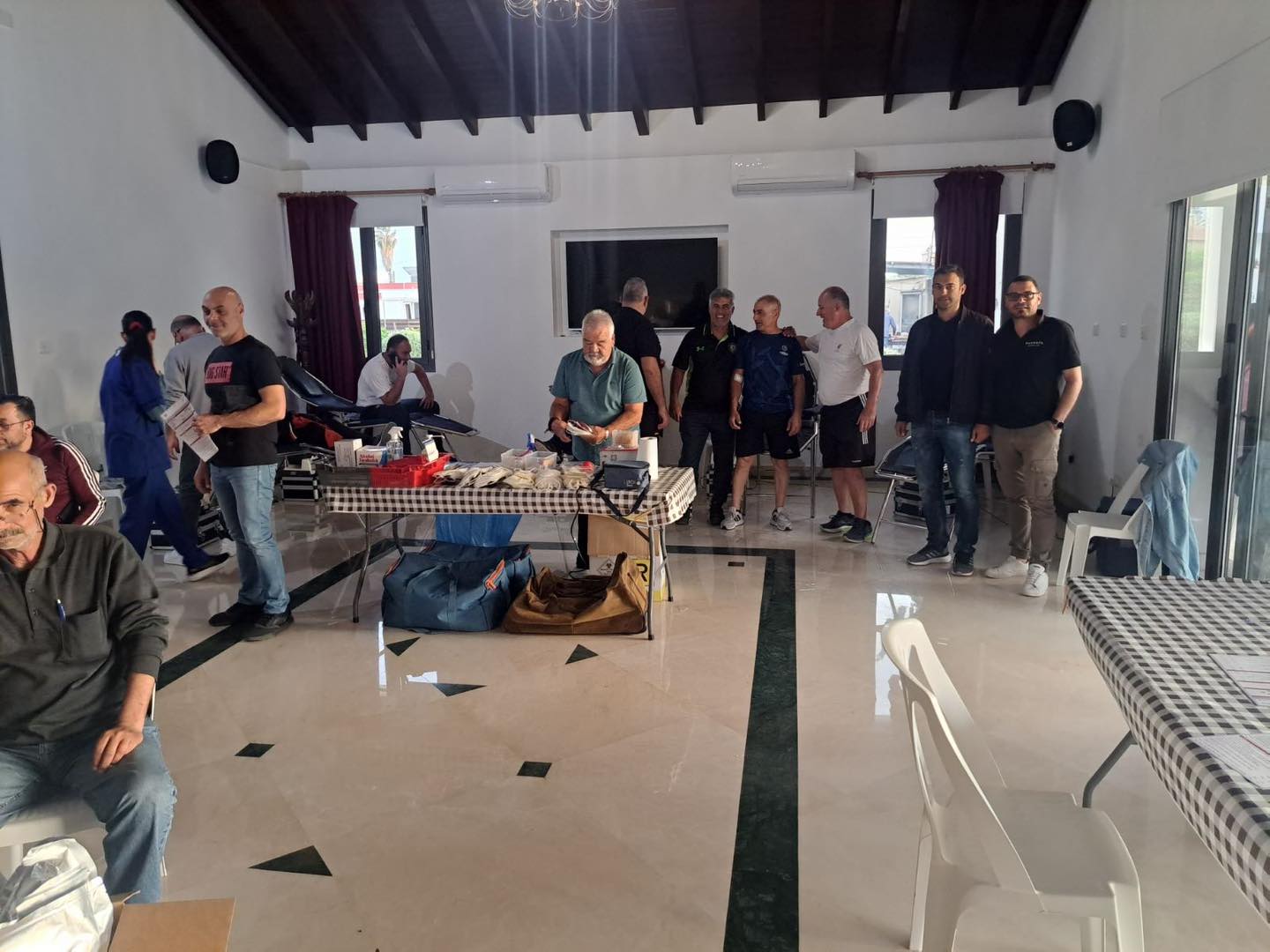 Αιμοδοσία εις μνήμη του Μάριου Γεωργίου από την ενοποιημένη ποδοσφαιρική ομάδα FC Λιβαδιών (φώτο)