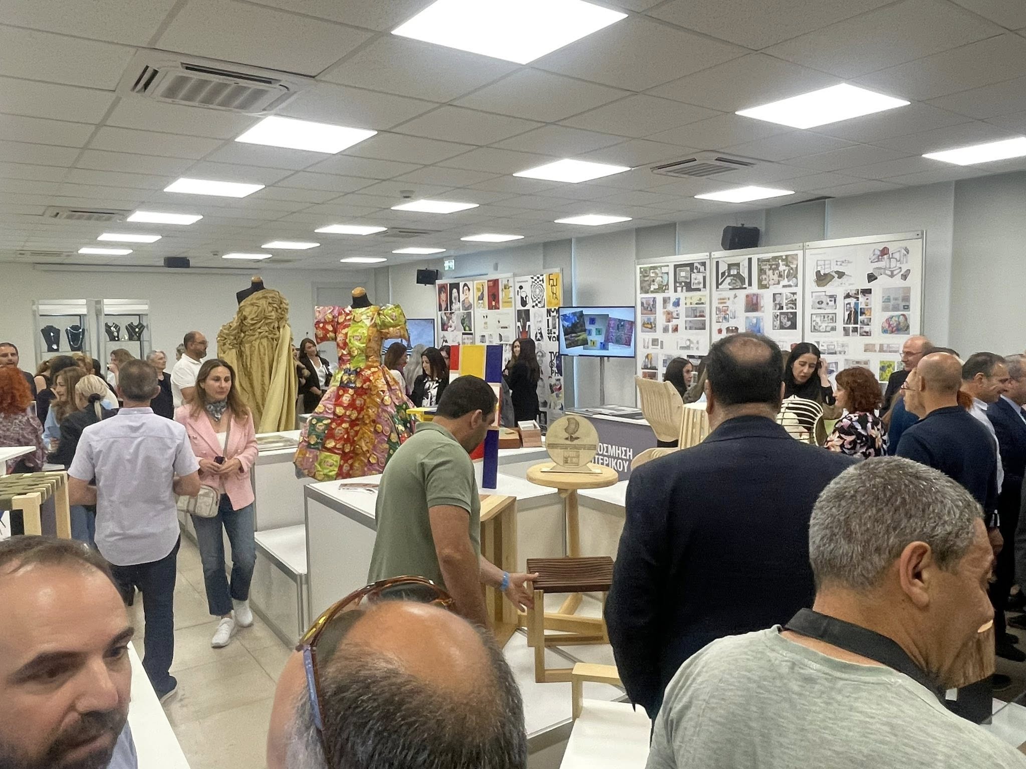 Έκθεση με έργα μαθητών/τριών του Κλάδου Εφαρμοσμένων Τεχνών Πολυχώρος Κοινωνικής Πρόνοιας και Απασχόλησης του Δήμου Λάρνακας