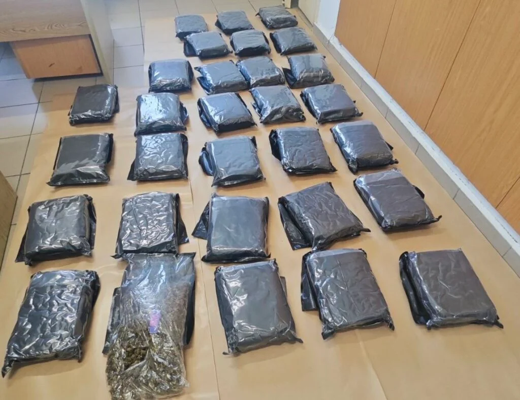 Συνελήφθη 34χρονος για την άφιξη 18 κιλών κάνναβης στο Αεροδρόμιο Λάρνακας
