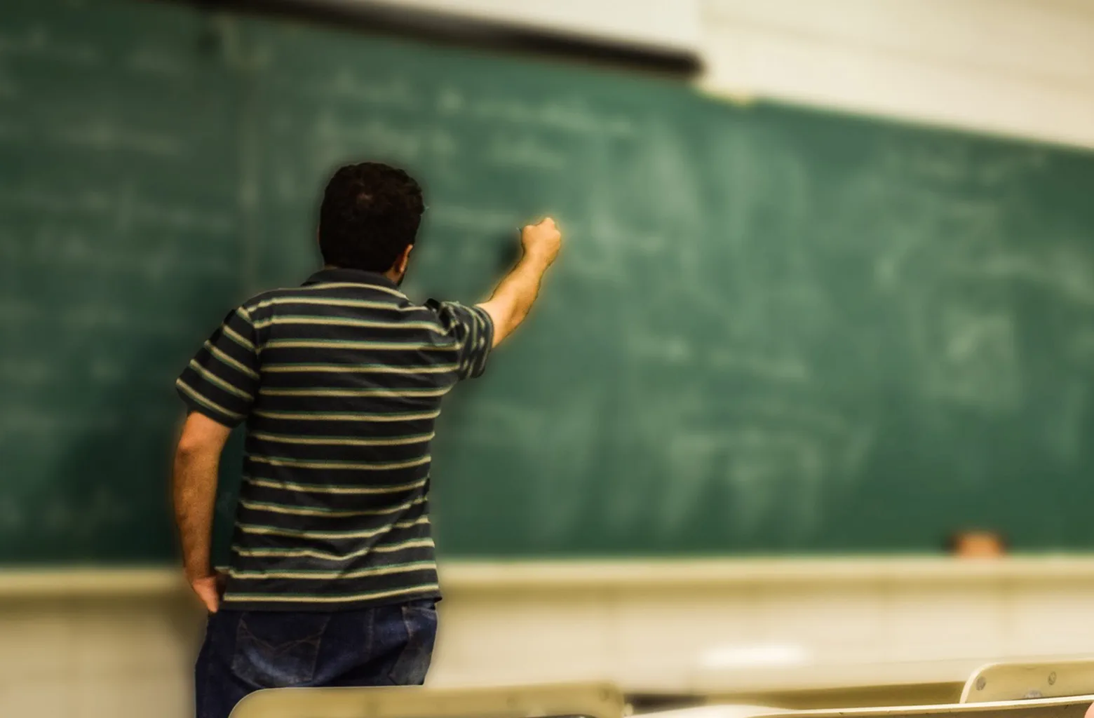 «Αδυναμία ΥΠΑΝ να πείσει τους εκπαιδευτικούς»: Το κάλεσμα ΟΕΛΜΕΚ στην Επ. Παιδείας