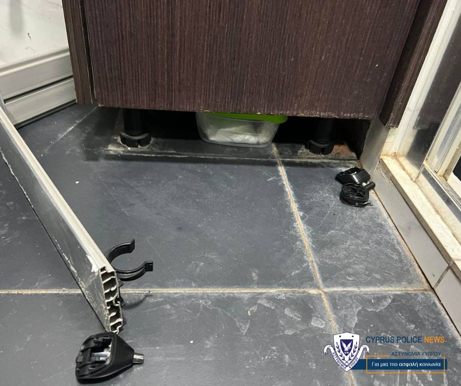 Χειροπέδες στον 29χρονο ένοικο και σε μια 27χρονη – Σε κρύπτη στο μπάνιο έκρυβαν κοκαΐνη, έφοδος της ΥΚΑΝ στη Λάρνακα