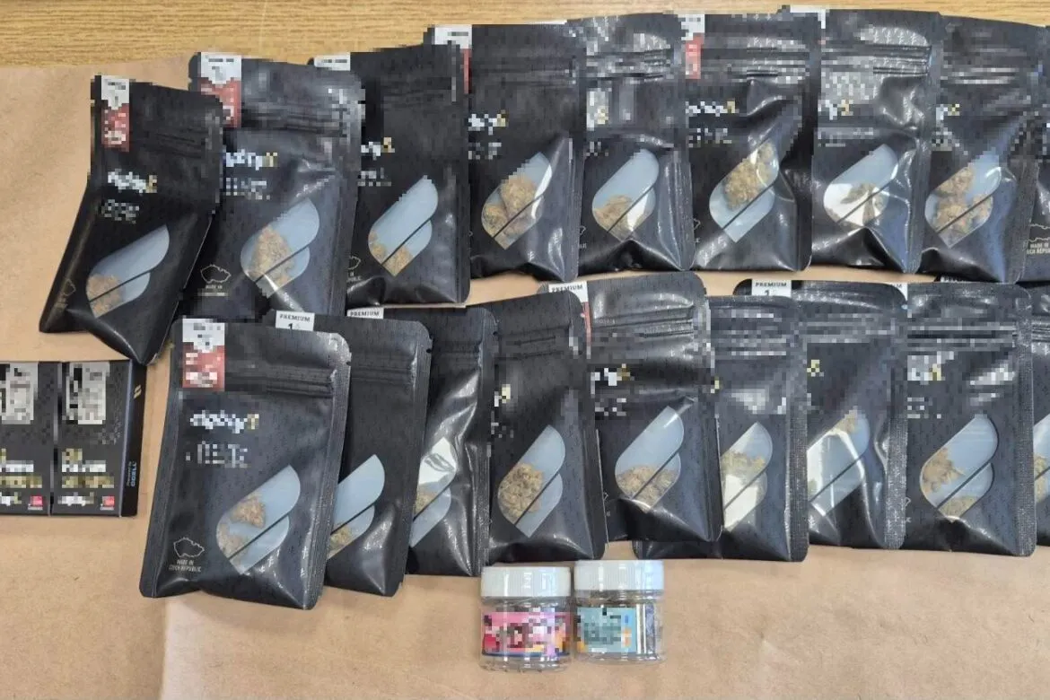 Σακουλάκια με κάνναβη και CBD βρήκε η ΥΚΑΝ, χειροπέδες σε 36χρονο