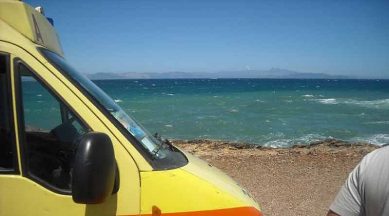 Σε κρίσιμη κατάσταση 55χρονη που εντοπίστηκε αναίσθητη σε παραλία