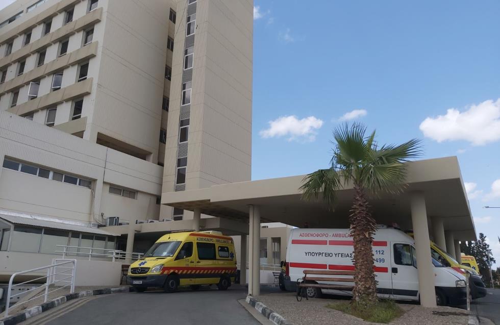 Ορός ασθενή κρεμασμένος από σπόντα που ήταν καρφωμένη στον τοίχο – Απίστευτες καταγγελίες Πρόδρομου Αλαμπρίτη για το ΤΑΕΠ Λάρνακας