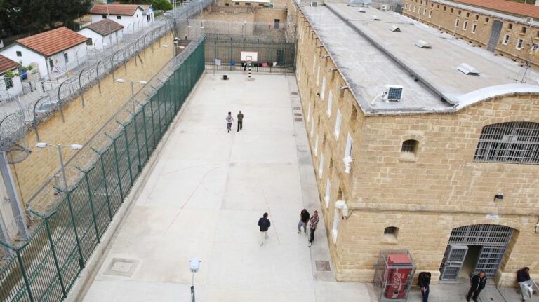 Υπόθεση Αρχιδεσμοφύλακα: Δεκάδες μαρτυρίες από πρόσωπα εντός των Κεντρικών