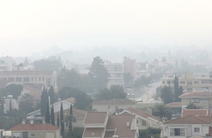 Επιστρέφει η σκόνη στην ατμόσφαιρα – «Αγγίζει» τους 31 βαθμούς ο υδράργυρος
