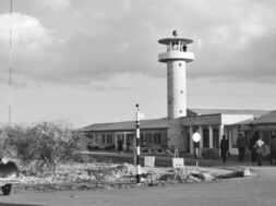 Οι εγκαταστάσεις μετά την 1.4.55. Κτίστηκε πύργος και τοποθετήθηκε άγγλος φρουρός στραρτιώτης C.B.S