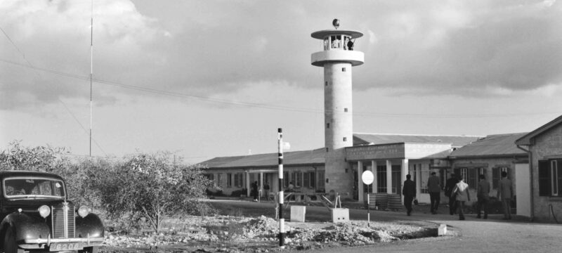 Οι εγκαταστάσεις μετά την 1.4.55. Κτίστηκε πύργος και τοποθετήθηκε άγγλος φρουρός στραρτιώτης C.B.S