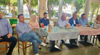 Συνάντηση στις Κόκκινες (2)