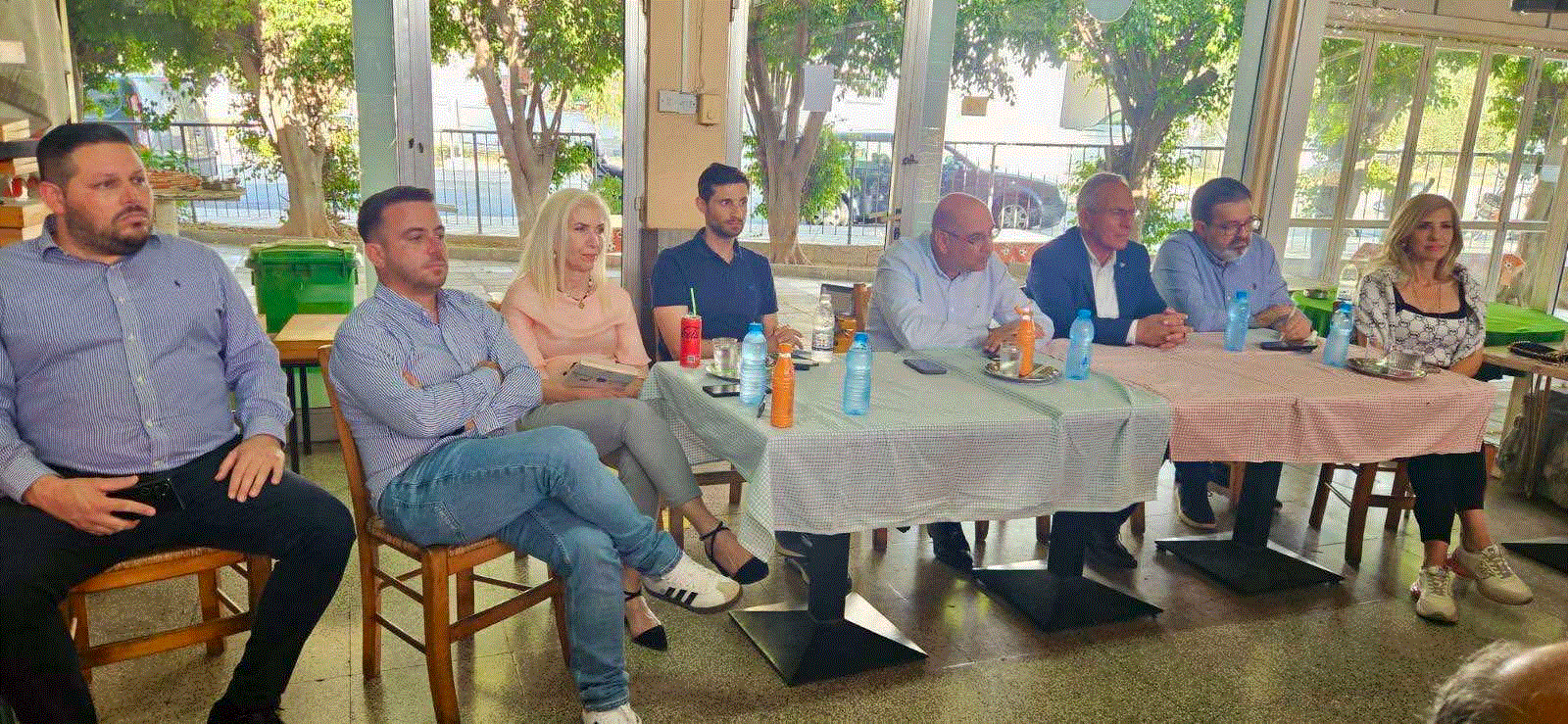 Συνάντηση του Δημάρχου Λάρνακας με τους κατοίκους του κυβερνητικού οικισμού Κοκκίνων