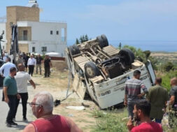 ανατροπή λεωφορείου κατεχόμενα