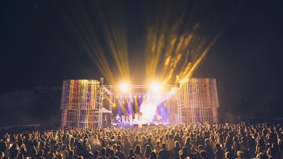 Το Fengaros Festival επιστρέφει για 13η χρονιά και φέρνει μαζί του μια νέα εποχή στο καταπράσινο δάσος του Κόρνου