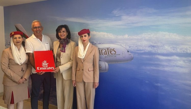 Η μεγάλη νικήτρια του διαγωνισμού «Scan & Win» της Emirates που θα ταξιδέψει από τη Λάρνακα προς το Ντουμπάι