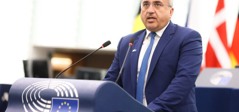 EP-176111E_Plenary_25_Cyprus