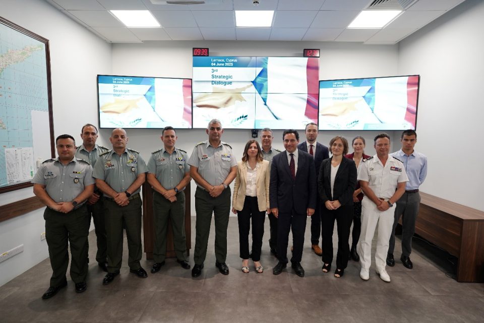O 3ος Στρατηγικός Διάλογος μεταξύ των Υπουργείων Άμυνας της Κυπριακής Δημοκρατίας και των Ενόπλων Δυνάμεων της Γαλλίας στο ΚΣΕΔ Λάρνακας
