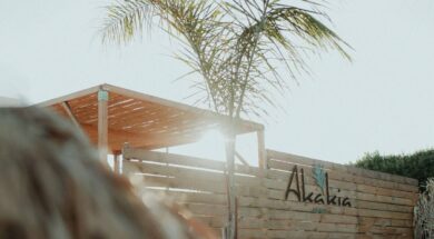 akakiabeachbar_1712567658_3341582176427029941_14014270954