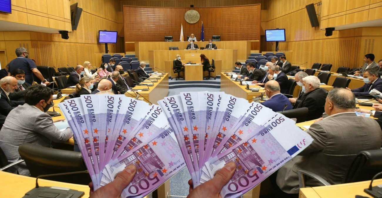 Νέα συνεδρία την Πέμπτη για πολλαπλές συντάξεις