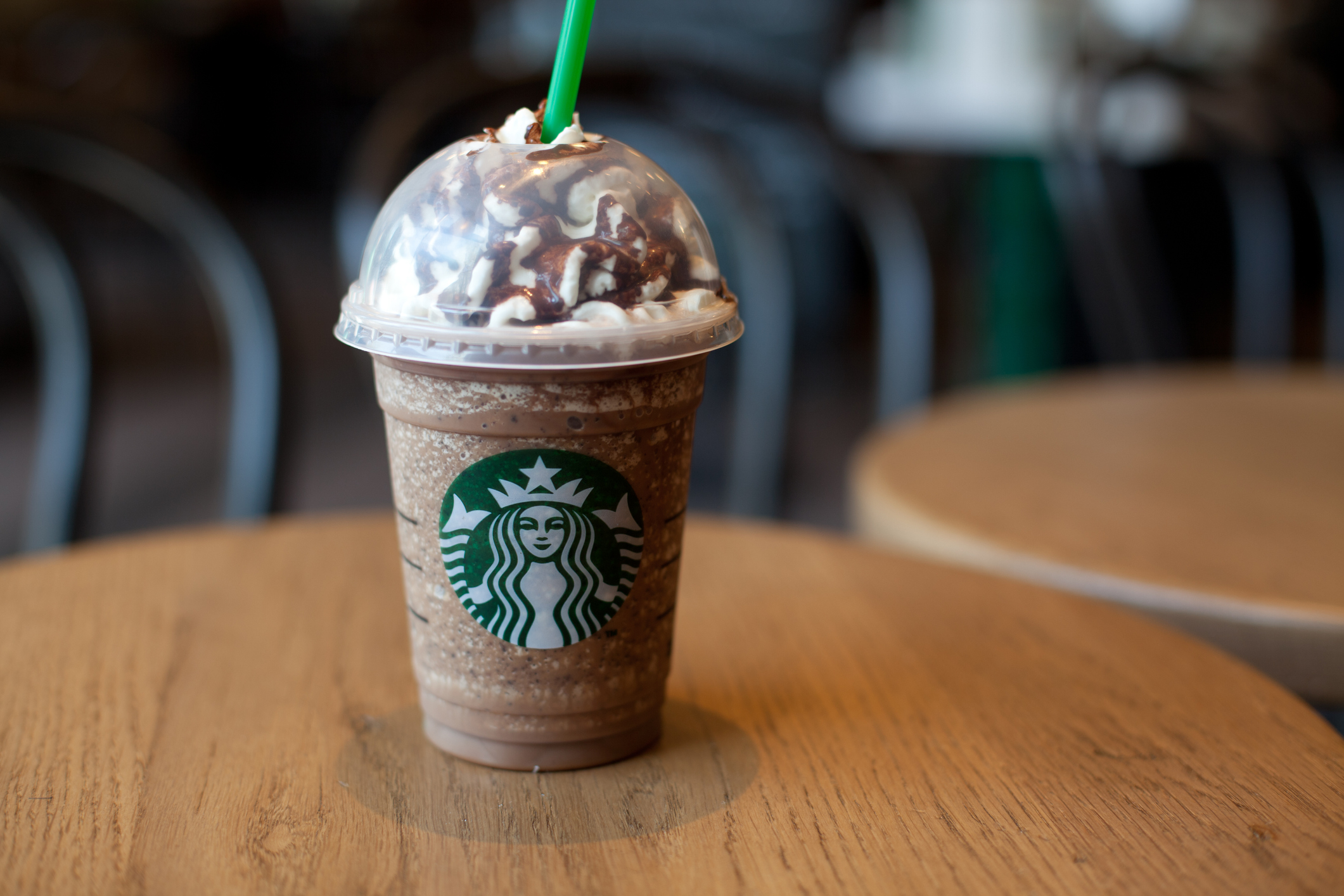 Ανακαίνιση με… γεύση γιορτής: Το Starbucks στις Φοινικούδες επιστρέφει δυναμικά!