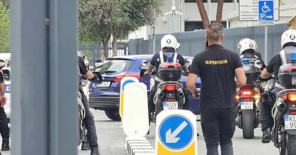Στο δικαστήριο υπό δρακόντεια μέτρα ασφαλείας ο Αζέρος κατάσκοπος, παραμένει στο κελί