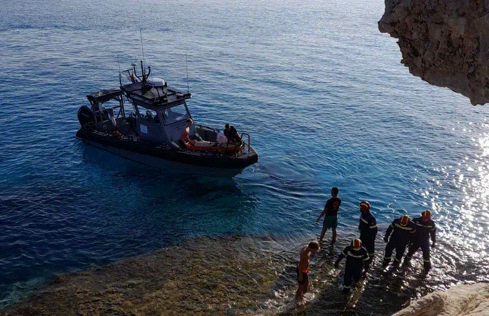 Τραυματισμός ενός προσώπου μετά από βουτιά σε θαλασσινές σπηλιές, ενεργοποιήθηκε το σχέδιο «Νέαρχος»
