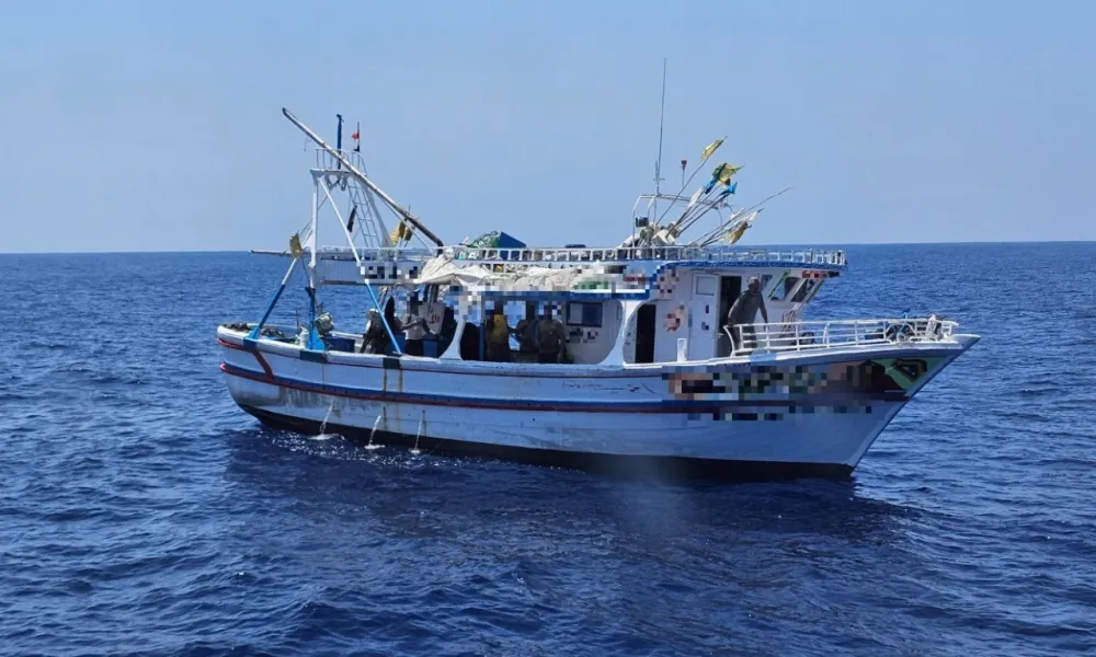 Αλιευτικό σκάφος τρίτης χώρας βρέθηκε να ψαρεύει στην κυπριακή ΑΟΖ (φώτος)