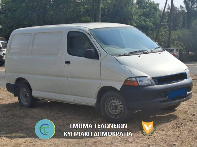 Ιδού τα βαν που εντοπίστηκαν φορτωμένα με καπνικά από κατεχόμενα στην επαρχία Λάρνακας και Λευκωσίας (φώτο)