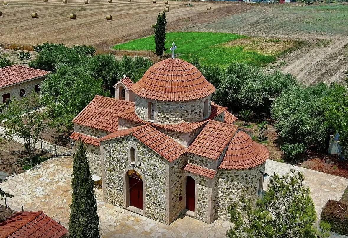 Κλοπές και βανδαλισμοί στο Ιερό Εξωκκλήσιο Παναγίας Παραμυθίας στη Δρομολαξιά