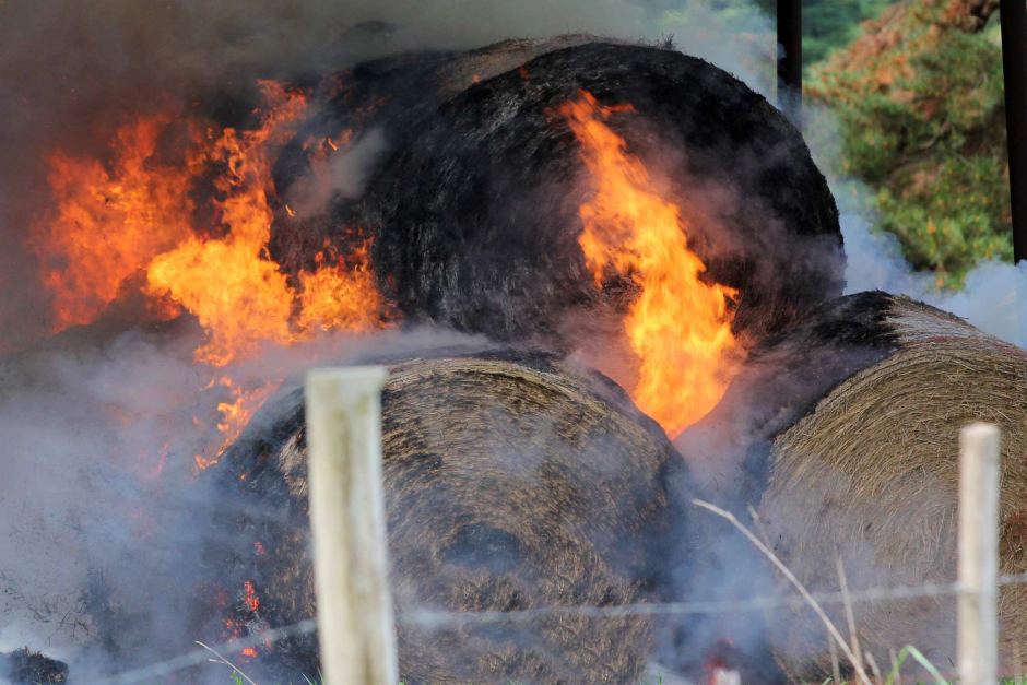 Πυρκαγιές σε μπάλες σανού και αγροτική κατοικία στη Λάρνακα – Επί ποδός χθες η Πυροσβεστική