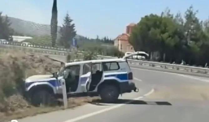 Αστυνομικός έχασε τον έλεγχo περιπολικού στην έξοδο αυτοκινητόδρομου (βίντεο)