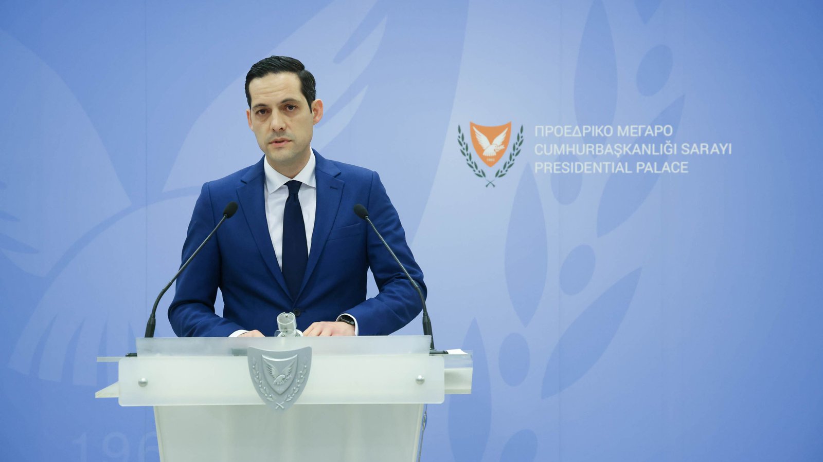 Διαψεύδει παραιτήσεις και «άδειασμα» Υπουργών το Προεδρικό
