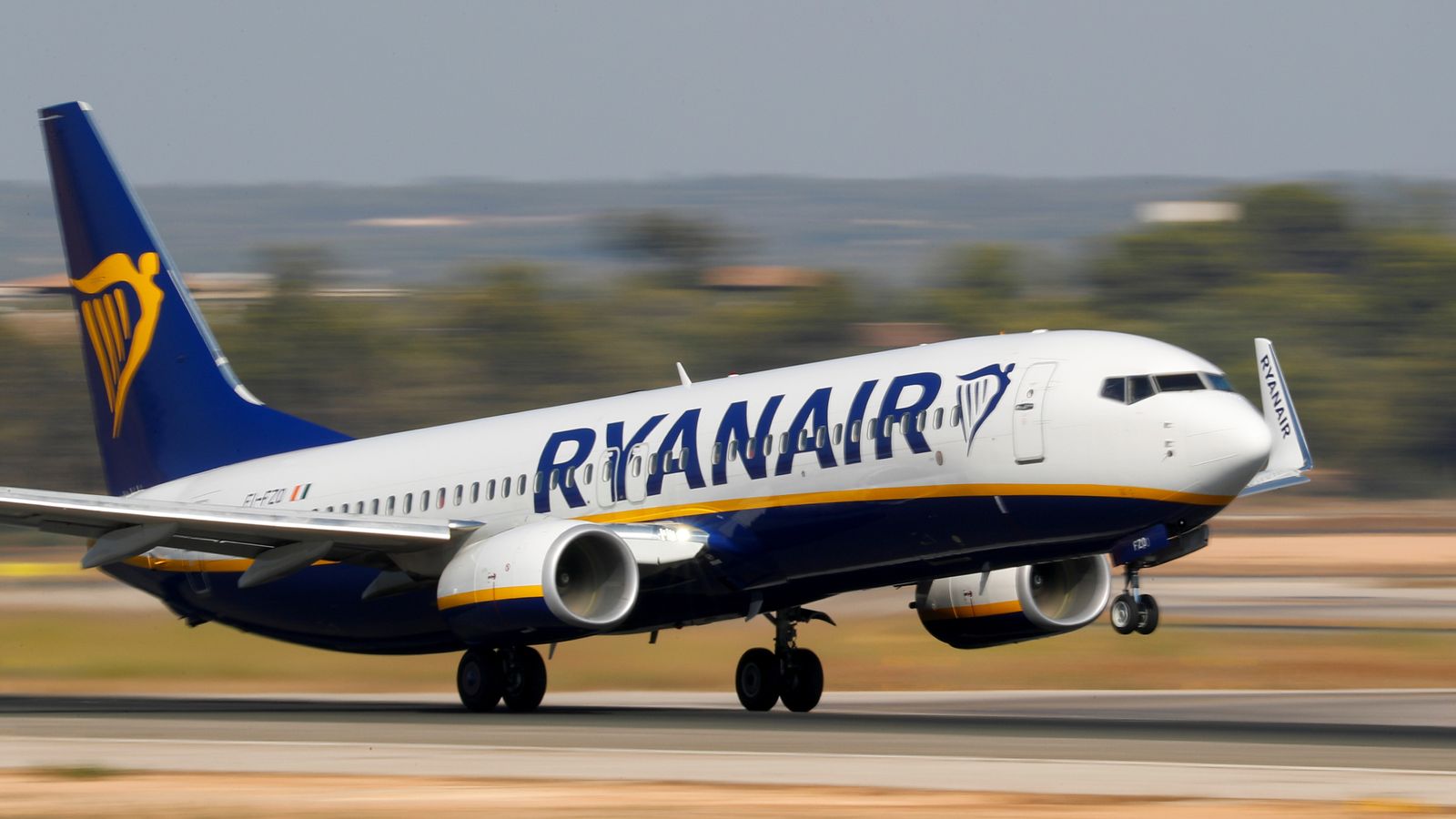 Η Ryanair ανακοίνωσε πτήσεις με 15% έκπτωση, σε 24 προορισμούς, με τιμές που ξεκινούν από €24