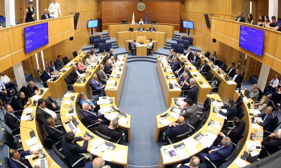 Σημαντικές αποφάσεις για 101 νομοθετήματα στην τελευταία Ολομέλεια πριν το καλοκαίρι